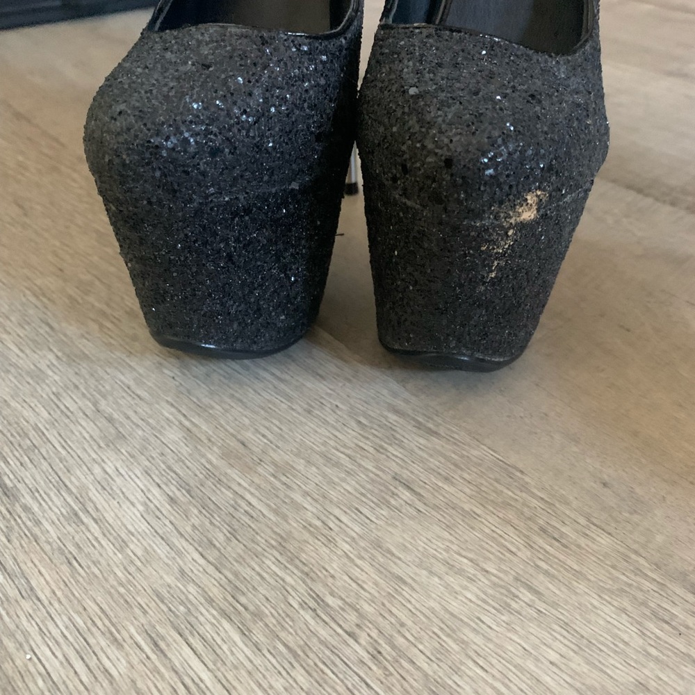 Size 4.5 Platform heels - Picture 2 of 4